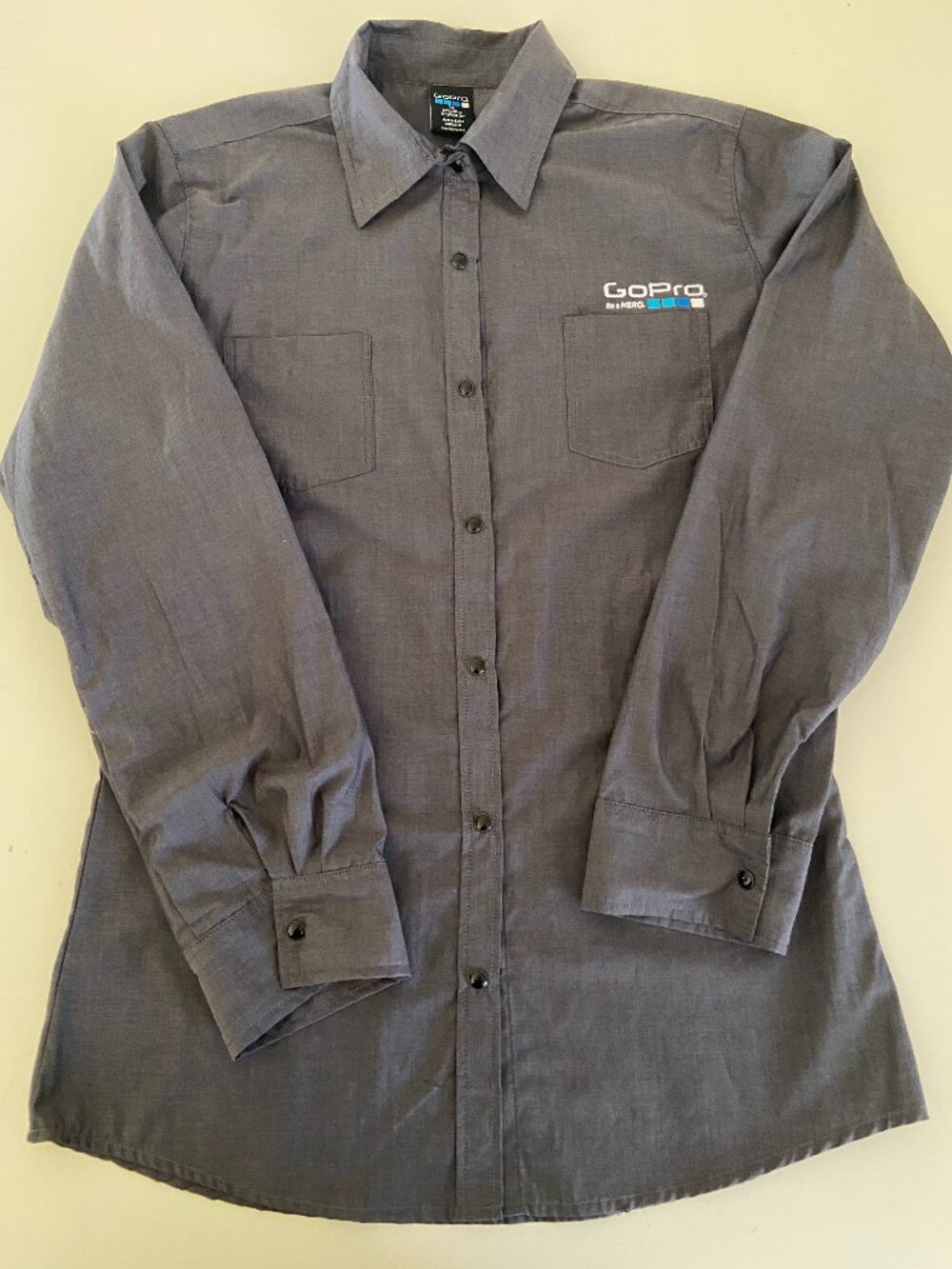 GoPro Be A Hero Employee Uniform Button Up Shirt Womens XL Gray Fitted Work Tech